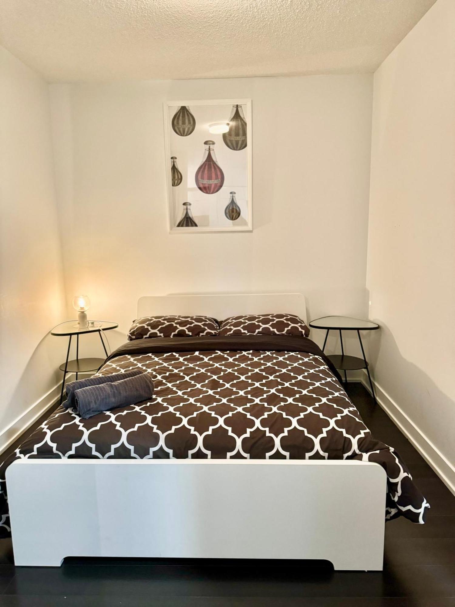 Lush Condo By Cntower - Free Parking Toronto Dış mekan fotoğraf
