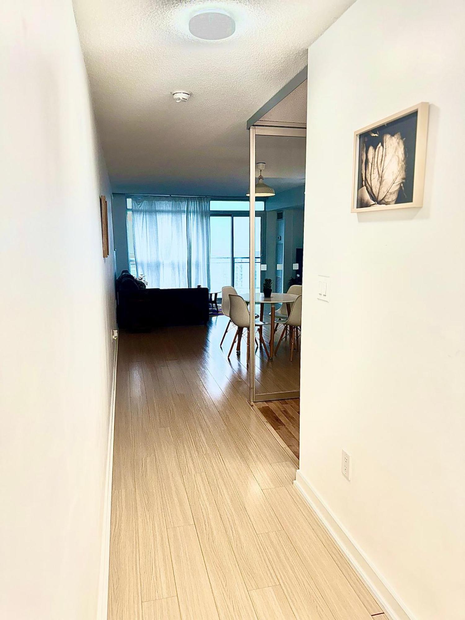 Lush Condo By Cntower - Free Parking Toronto Dış mekan fotoğraf